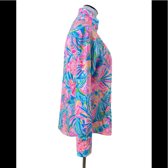 Lilly Pulitzer Skipper Popover Sz M Tropical Punch UPF 50 Top Pocket Rounded Hem - Picture 5 of 8